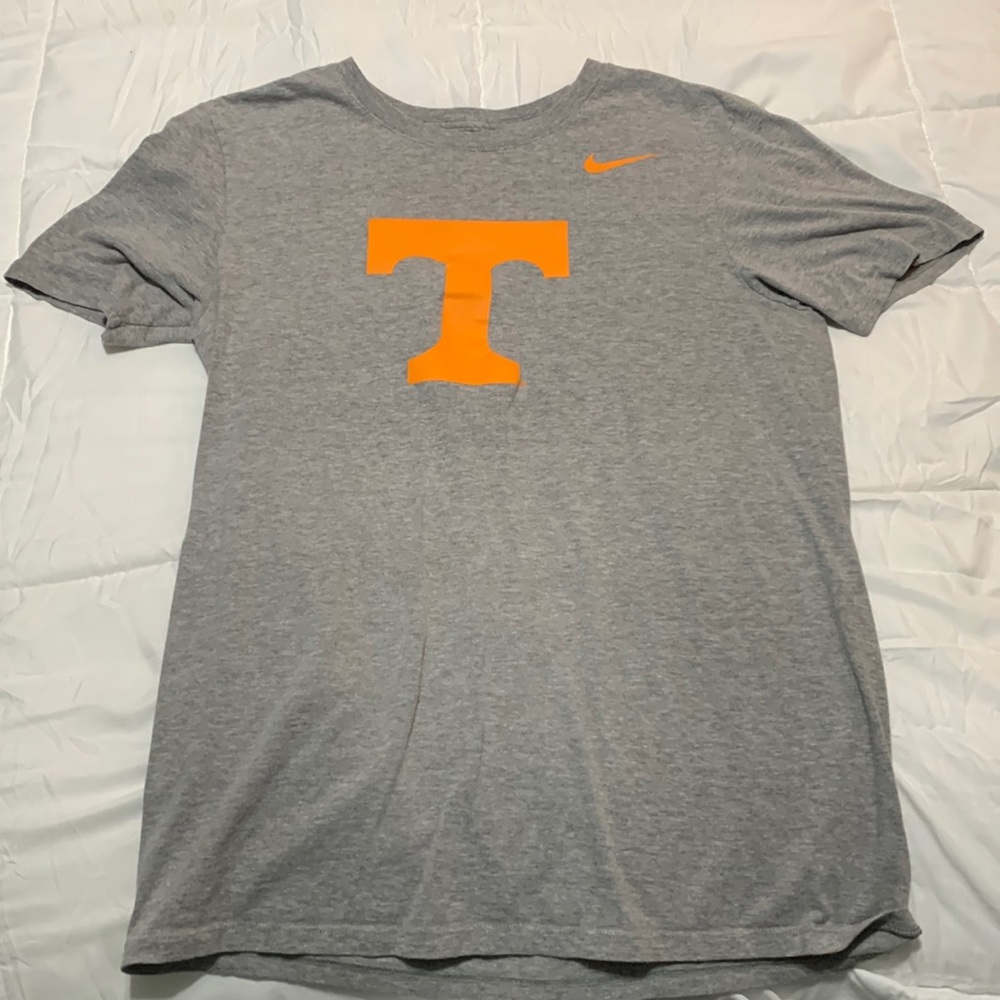 Grey volunteers Nike t shirt orange logo
